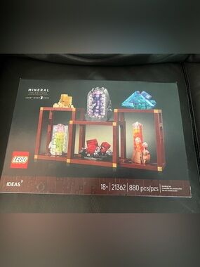 Lego Mineral Collection Display Set - Brown, Red, Blue, Purple, Yellow, Pink
